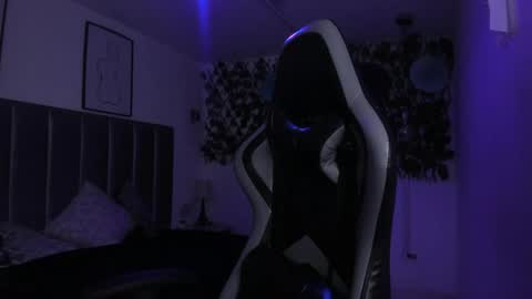 Snapshot of kitty_gang chatting on 05-08-26, 01:44 Camila online show from 05-08-26, 01:44