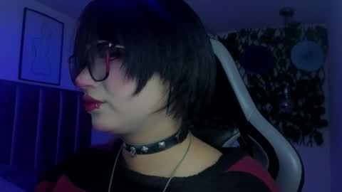Snapshot of kitty_gang chatting on 05-12-26, 01:25 Camila online show from 05-12-26, 01:25