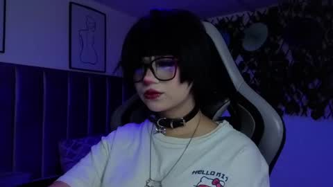 Snapshot of kitty_gang chatting on 05-21-26, 01:34 Camila online show from 05-21-26, 01:34