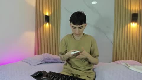 Snapshot of kitty_gill chatting on 12-16-24, 02:38 kitty_gill online show from 12-16-24, 02:38