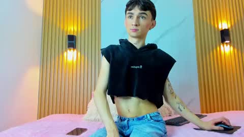 Snapshot of kitty_gill chatting on 12-28-24, 11:30 kitty_gill online show from 12-28-24, 11:30