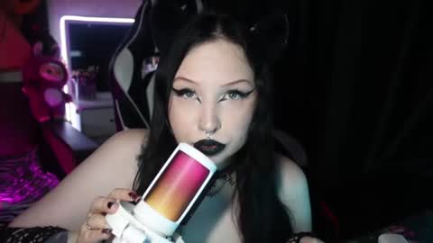 Snapshot of kitty_goth chatting on 07-17-26, 08:46 Hey Im Ellie if you like me and like my show give me a thumbs up hehe online show from 07-17-26, 08:46