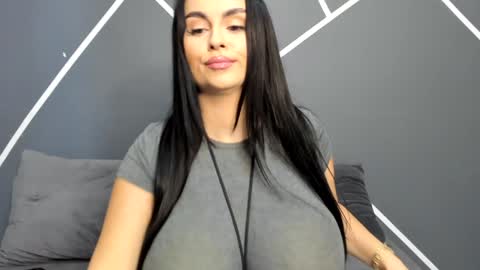 Snapshot of kitty_hotx chatting on 10-21-25, 06:03 kitty_hotx online show from 10-21-25, 06:03