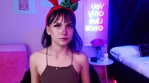 Snapshot of kitty_madness chatting on 12-19-25, 08:16 KITTY online show from 12-19-25, 08:16