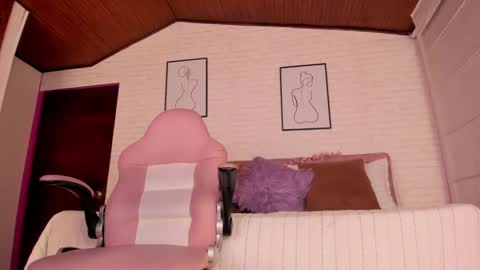 Kitty online show from 02-05-25, 02:19