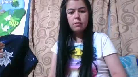 Snapshot of kitty_small69 chatting on 05-11-26, 01:44 kitty_small69 online show from 05-11-26, 01:44