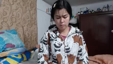 Snapshot of kitty_small69 chatting on 05-18-26, 04:07 kitty_small69 online show from 05-18-26, 04:07