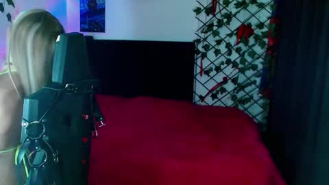 kitty_vaal online show from 10-31-25, 02:45