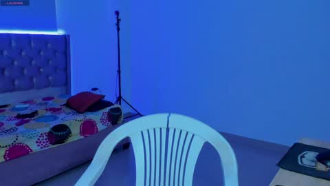 kitty_violet11 online show from 04-01-26, 09:45