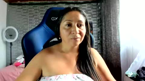Snapshot of kitty_violet_ chatting on 07-17-26, 04:12 violet online show from 07-17-26, 04:12