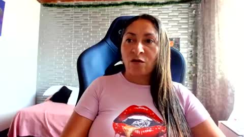 Snapshot of kitty_violet_ chatting on 07-21-26, 09:28 violet online show from 07-21-26, 09:28