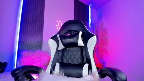 kitty online show from 07-22-26, 04:37