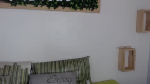 Snapshot of kittybrookex chatting on 12-19-24, 09:28 Valery online show from 12-19-24, 09:28