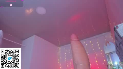 Snapshot of kittygrey chatting on 05-20-26, 02:12 Samantha Grey online show from 05-20-26, 02:12