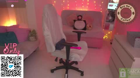 Snapshot of kittygrey chatting on 05-26-26, 02:35 Samantha Grey online show from 05-26-26, 02:35