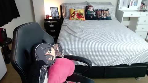 Isabel online show from 02-13-25, 11:37