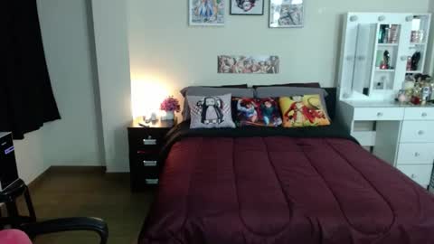 Snapshot of kittykat18x chatting on 05-20-26, 01:45 Isabel online show from 05-20-26, 01:45