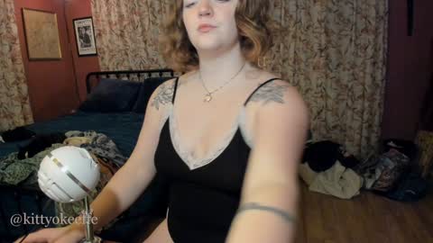 Snapshot of kittyokeeffe chatting on 01-02-25, 02:33 Miss Kitty OKeeffe online show from 01-02-25, 02:33