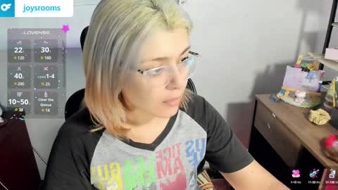 Kitty Trixy online show from 12-14-24, 10:13