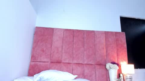 K I T T Y Y  online show from 12-18-25, 07:31