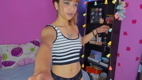 Snapshot of kittyzenn chatting on 12-26-24, 08:00 Kitty Zen online show from 12-26-24, 08:00