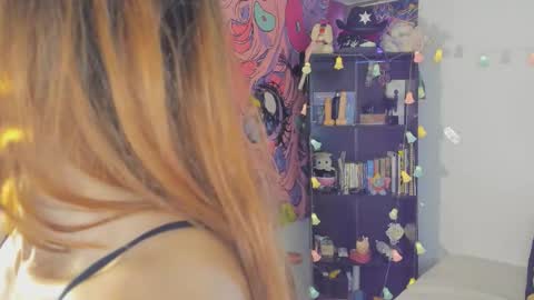 Snapshot of kittyzenn chatting on 11-28-25, 05:15 Kitty Zen online show from 11-28-25, 05:15