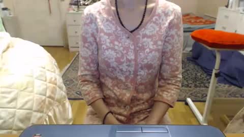 KiuminBerry online show from 11-26-25, 05:36