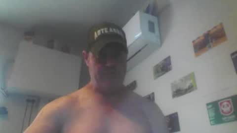 Snapshot of kiwiguy19773 chatting on 05-04-26, 01:01 kiwiguy19773 online show from 05-04-26, 01:01