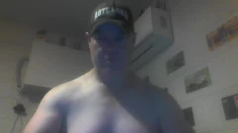 Snapshot of kiwiguy19773 chatting on 05-08-26, 04:18 kiwiguy19773 online show from 05-08-26, 04:18