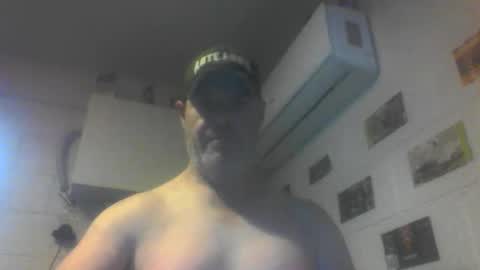Snapshot of kiwiguy19773 chatting on 05-16-26, 04:20 kiwiguy19773 online show from 05-16-26, 04:20