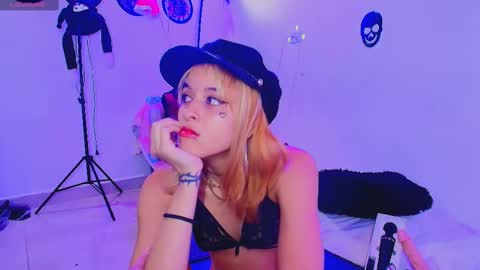 Snapshot of kiyoshi_watanabe chatting on 12-21-24, 06:44 Lizeth online show from 12-21-24, 06:44