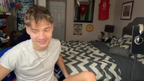 Kyle online show from 12-17-24, 03:49