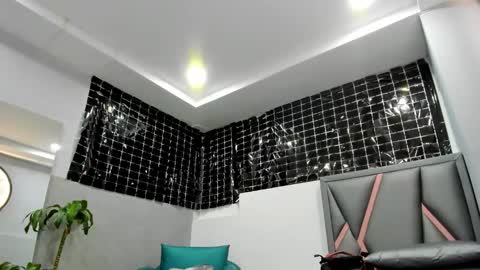 klariz09 online show from 11-18-25, 02:39