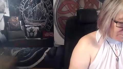 Michelle online show from 10-26-25, 04:40