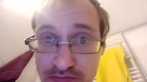 Snapshot of kleinerkevin chatting on 10-13-25, 06:41 Kevin online show from 10-13-25, 06:41