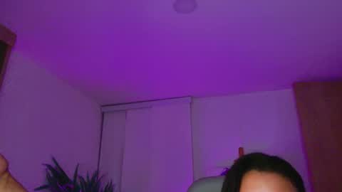 Snapshot of kleogold_1 chatting on 10-03-25, 11:46 Christina online show from 10-03-25, 11:46