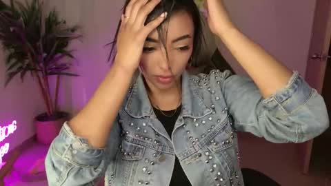 Snapshot of kleogold_1 chatting on 10-05-25, 03:32 Christina online show from 10-05-25, 03:32