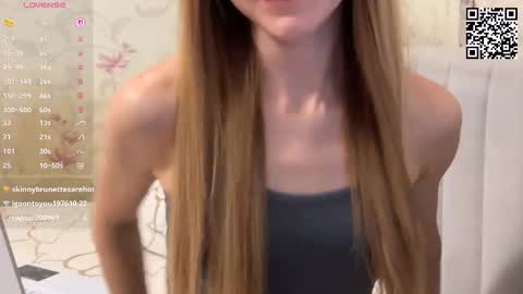 Louise and Mark online show from 12-04-25, 07:44