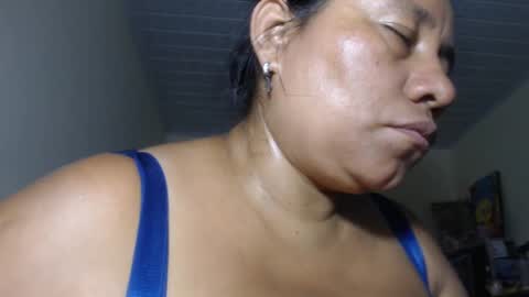 Snapshot of kloe_boobs chatting on 09-17-25, 07:54 Kloe online show from 09-17-25, 07:54
