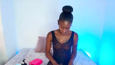 Snapshot of kloee_12 chatting on 08-04-26, 12:30 K L O E online show from 08-04-26, 12:30