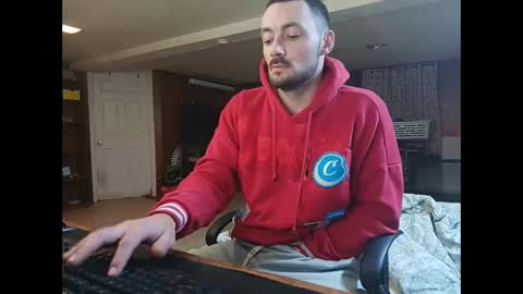 Snapshot of klou502 chatting on 01-03-25, 12:19 LOUiViLAN online show from 01-03-25, 12:19
