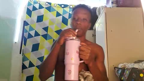 Snapshot of kmg_777 chatting on 11-08-25, 12:11 kmg_777 online show from 11-08-25, 12:11