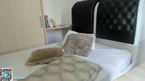 Camila Reyes online show from 02-06-25, 01:43