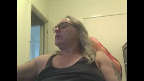 Snapshot of knobout chatting on 11-19-25, 06:24 knobout online show from 11-19-25, 06:24