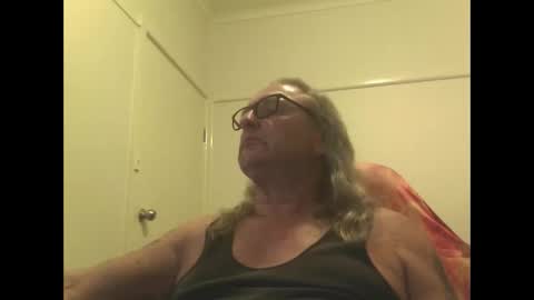 Snapshot of knobout chatting on 01-14-26, 11:38 knobout online show from 01-14-26, 11:38