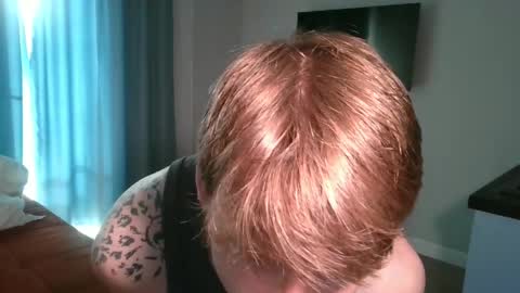 Snapshot of knotsiemens chatting on 05-23-26, 04:39 Adam online show from 05-23-26, 04:39