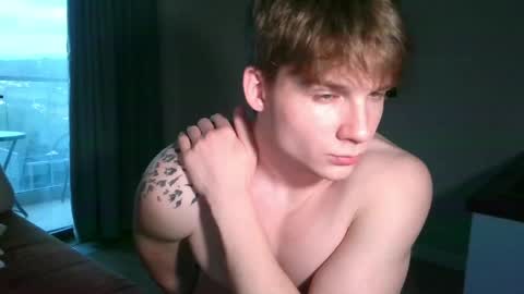 Snapshot of knotsiemens chatting on 05-23-26, 04:44 Adam online show from 05-23-26, 04:44
