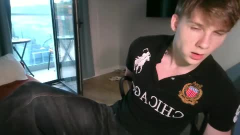 Snapshot of knotsiemens chatting on 05-25-26, 02:06 Adam online show from 05-25-26, 02:06