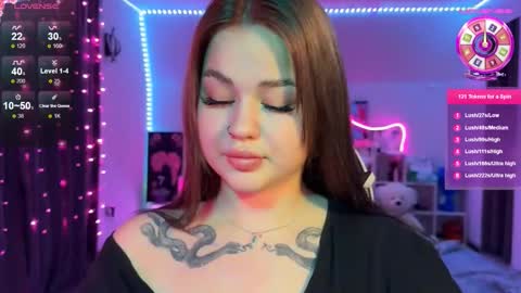 Snapshot of kokokolla chatting on 11-29-25, 11:08 Mia online show from 11-29-25, 11:08