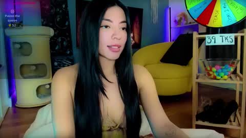 Lisa      online show from 01-12-26, 04:56